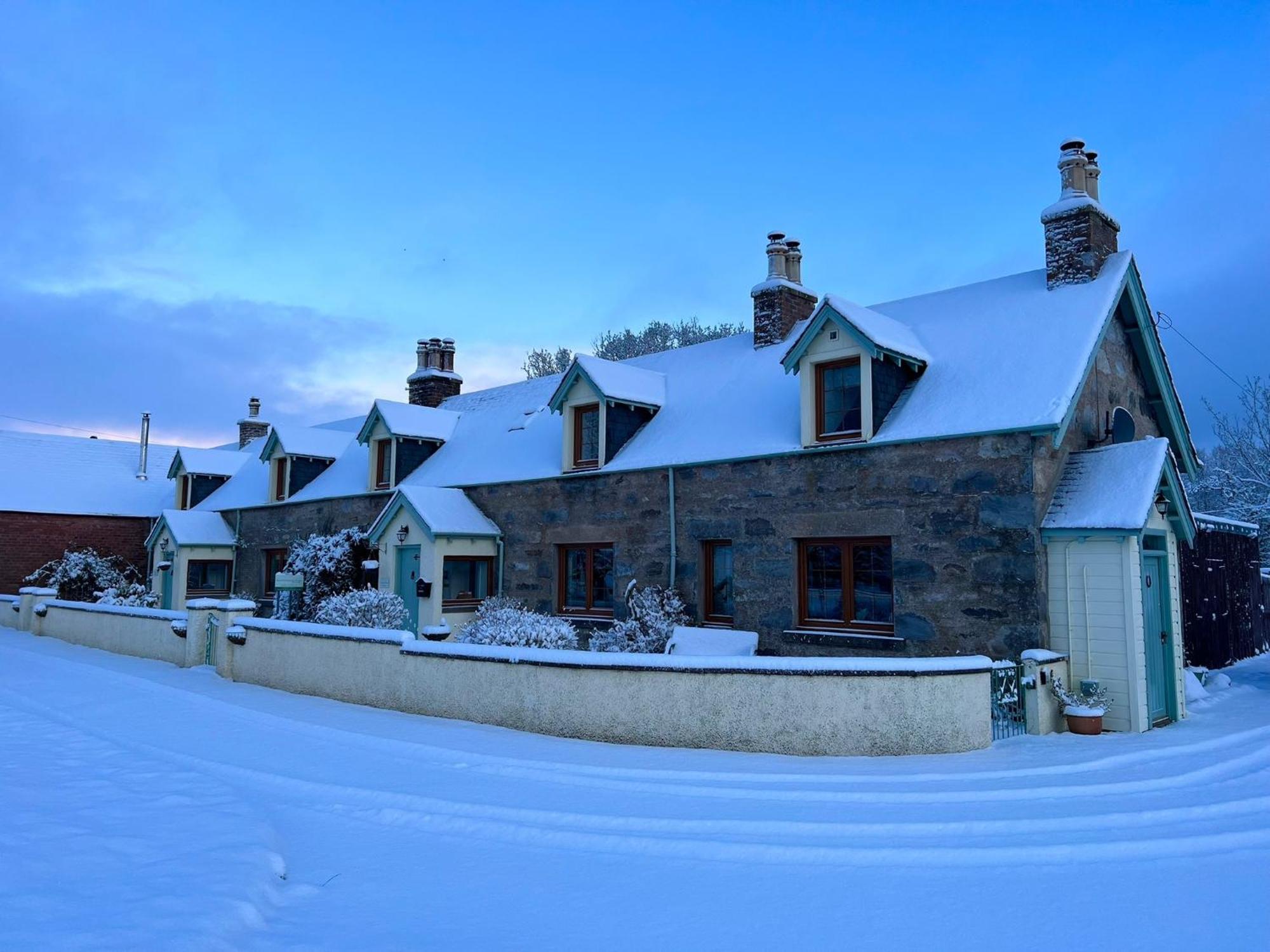 Rosemount Cottage One- Highland Cottage 加夫 外观 照片