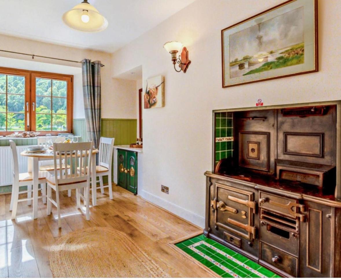 Rosemount Cottage One- Highland Cottage 加夫 外观 照片